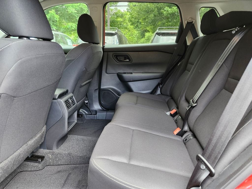 2025 Nissan Rogue S - Photo 14
