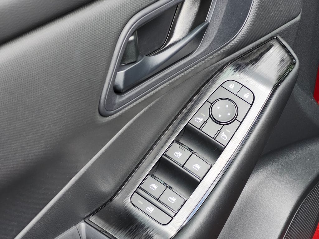 2025 Nissan Rogue S - Photo 15