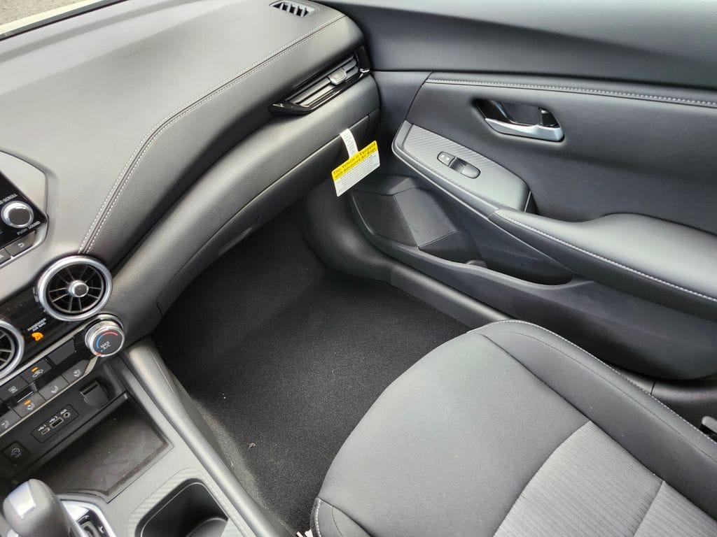 2025 Nissan Sentra SV - Photo 14