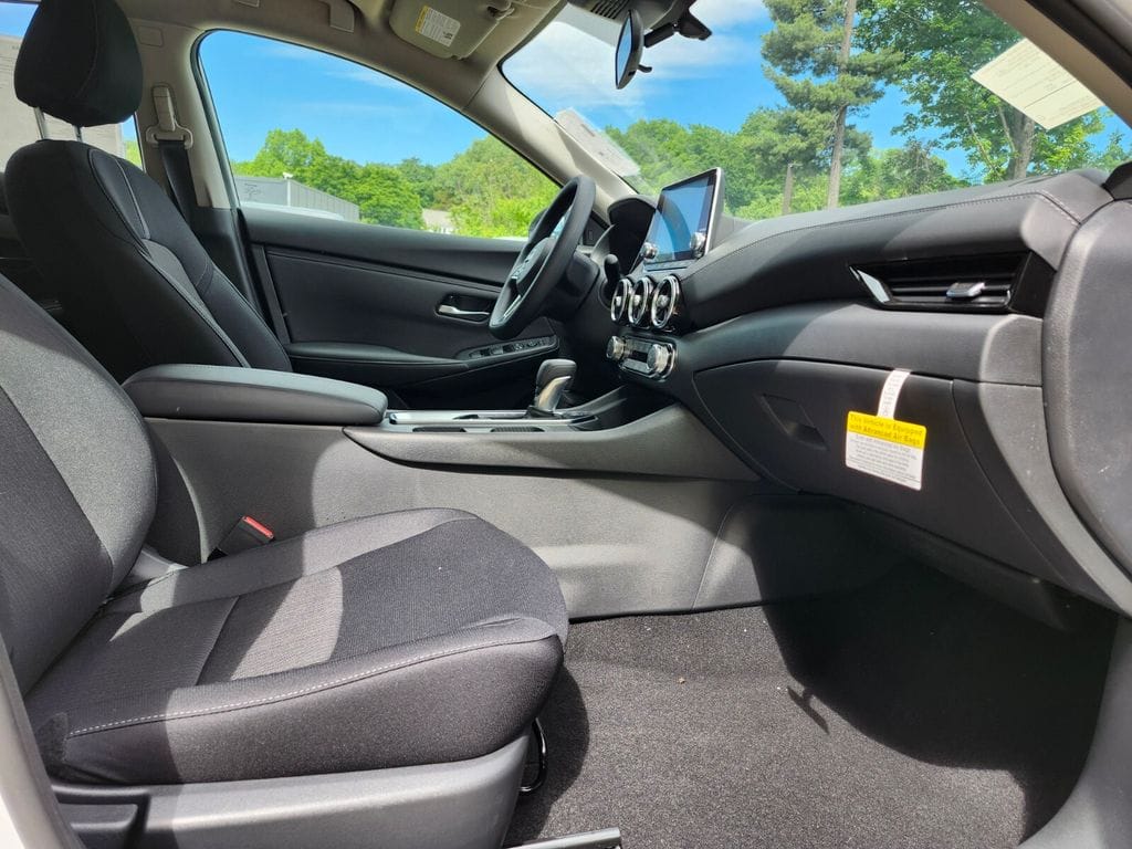 2025 Nissan Sentra SV - Photo 10