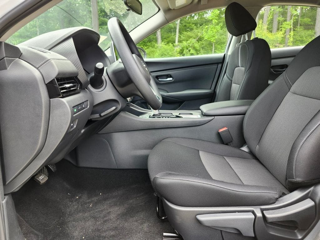 2025 Nissan Sentra SV - Photo 17
