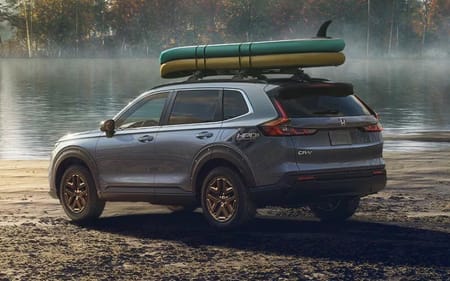 Does the 2026 Honda CR-V have wireless CarPlay and charging in Topeka, KS?