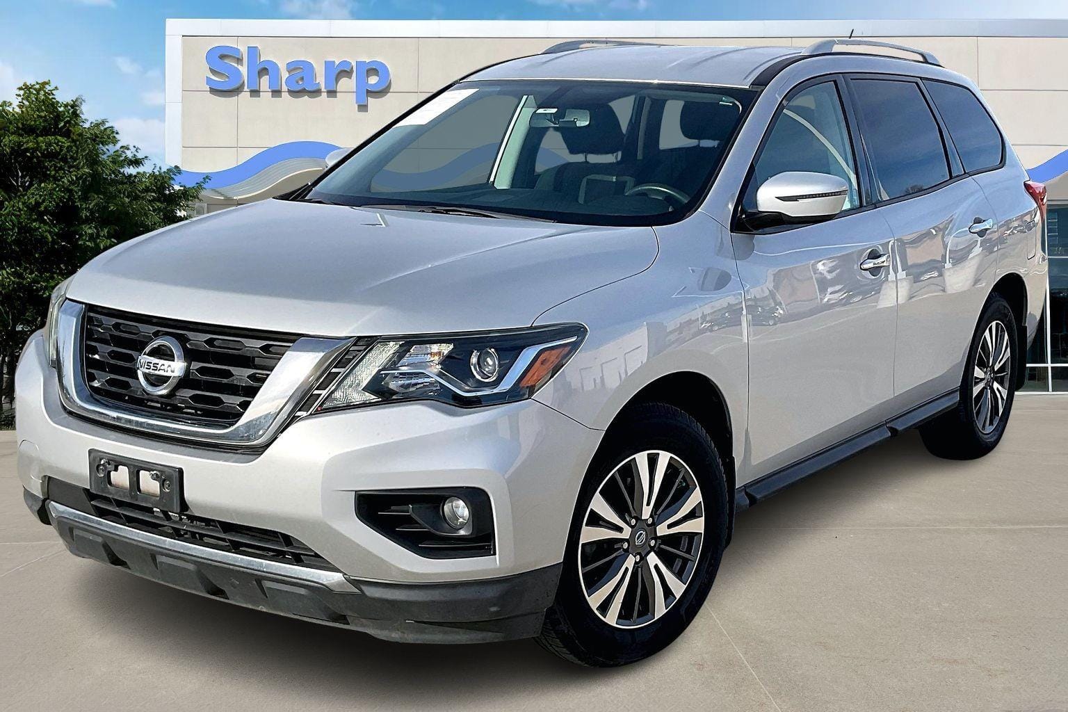 2017 Nissan Pathfinder SV