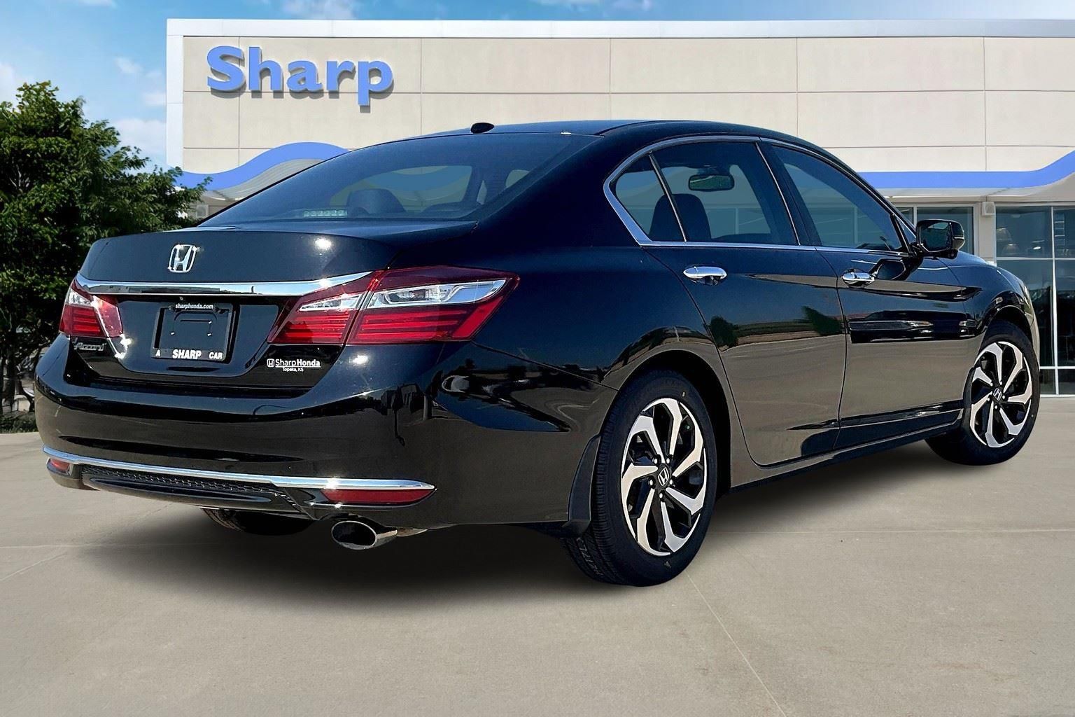 Used 2017 Honda Accord EX-L with VIN 1HGCR2F81HA064616 for sale in Kansas City