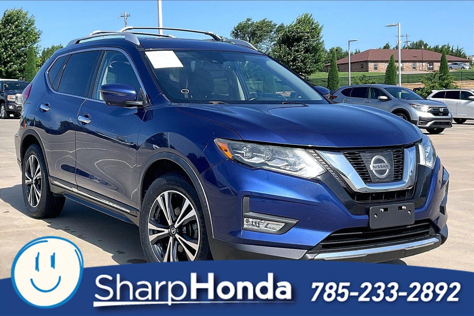 Used 2017 Nissan Rogue SL with VIN JN8AT2MV1HW016928 for sale in Kansas City