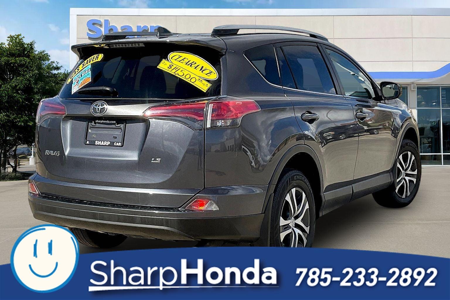 Used 2017 Toyota RAV4 LE with VIN JTMZFREV4HJ708577 for sale in Topeka, KS