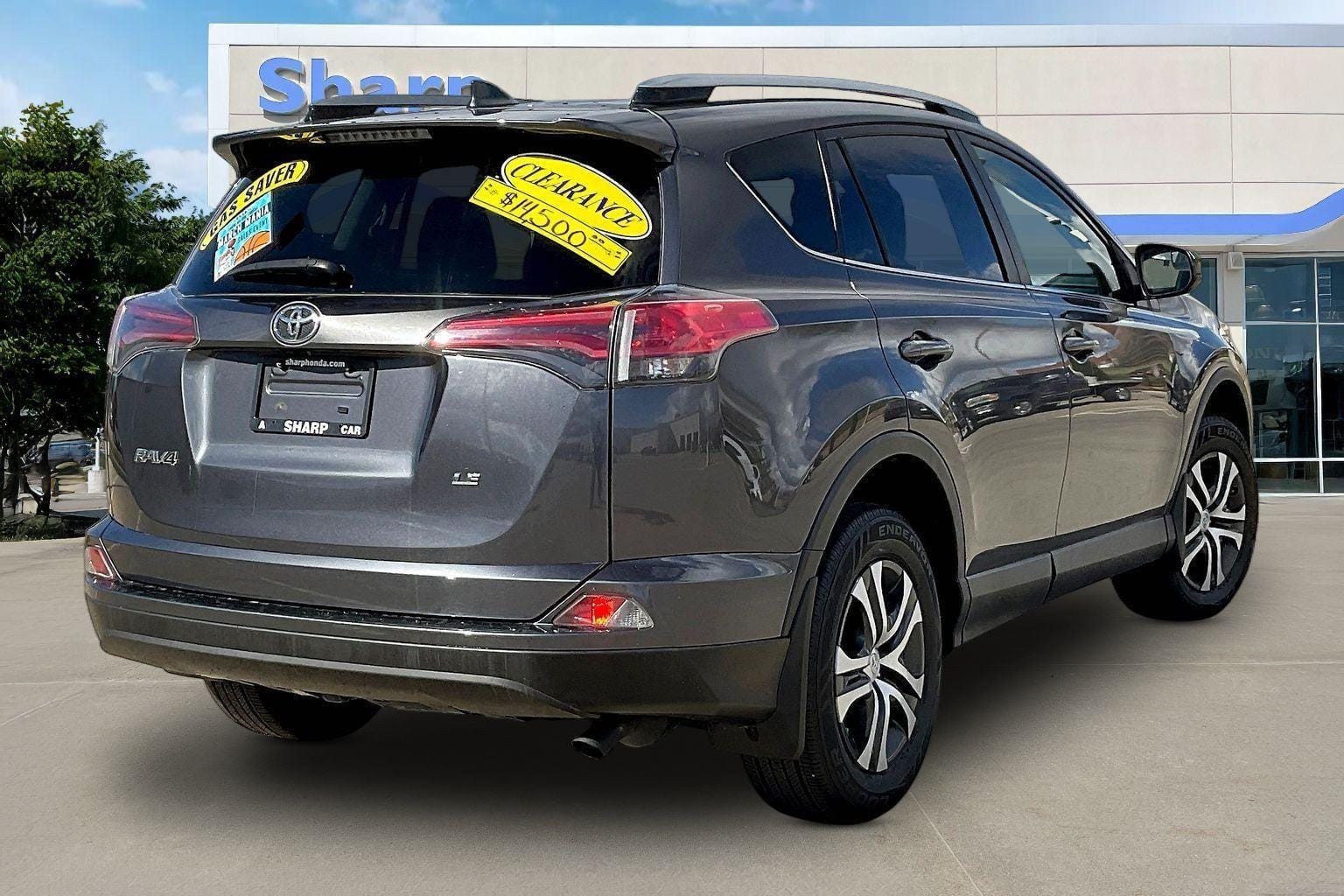 Used 2017 Toyota RAV4 LE with VIN JTMZFREV4HJ708577 for sale in Kansas City