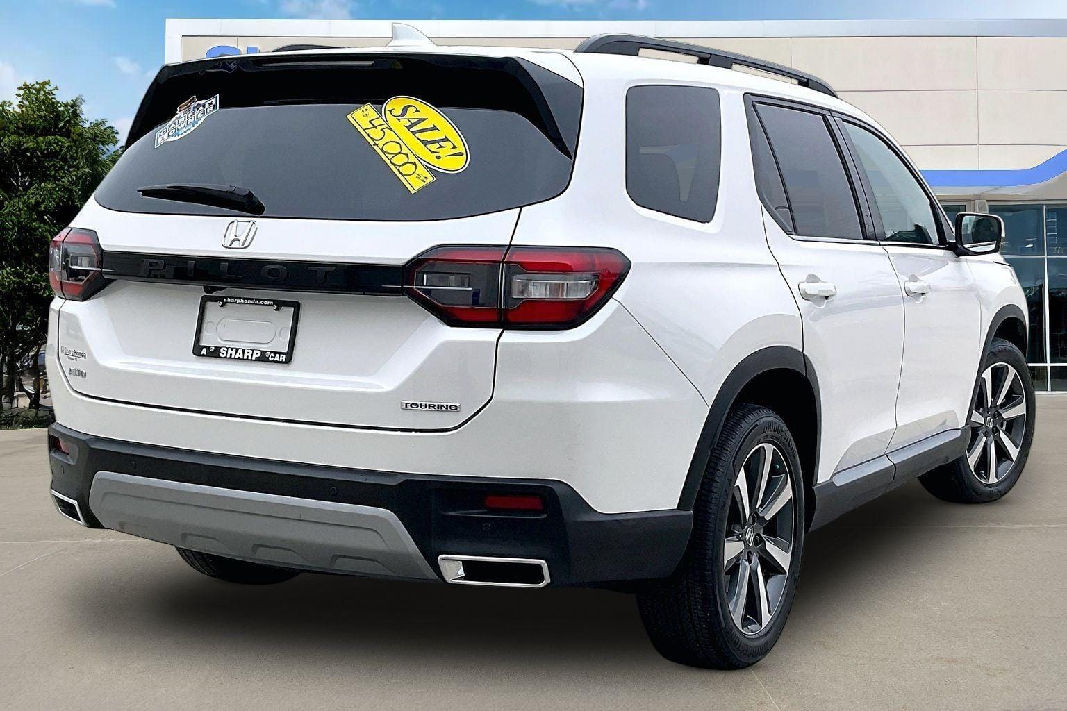 Used 2024 Honda Pilot Touring with VIN 5FNYG1H75RB027845 for sale in Kansas City