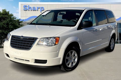 1 image of 2010 Chrysler Town & Country LX