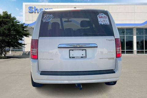 2010 Chrysler Town & Country LX