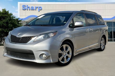 1 image of 2013 Toyota Sienna SE