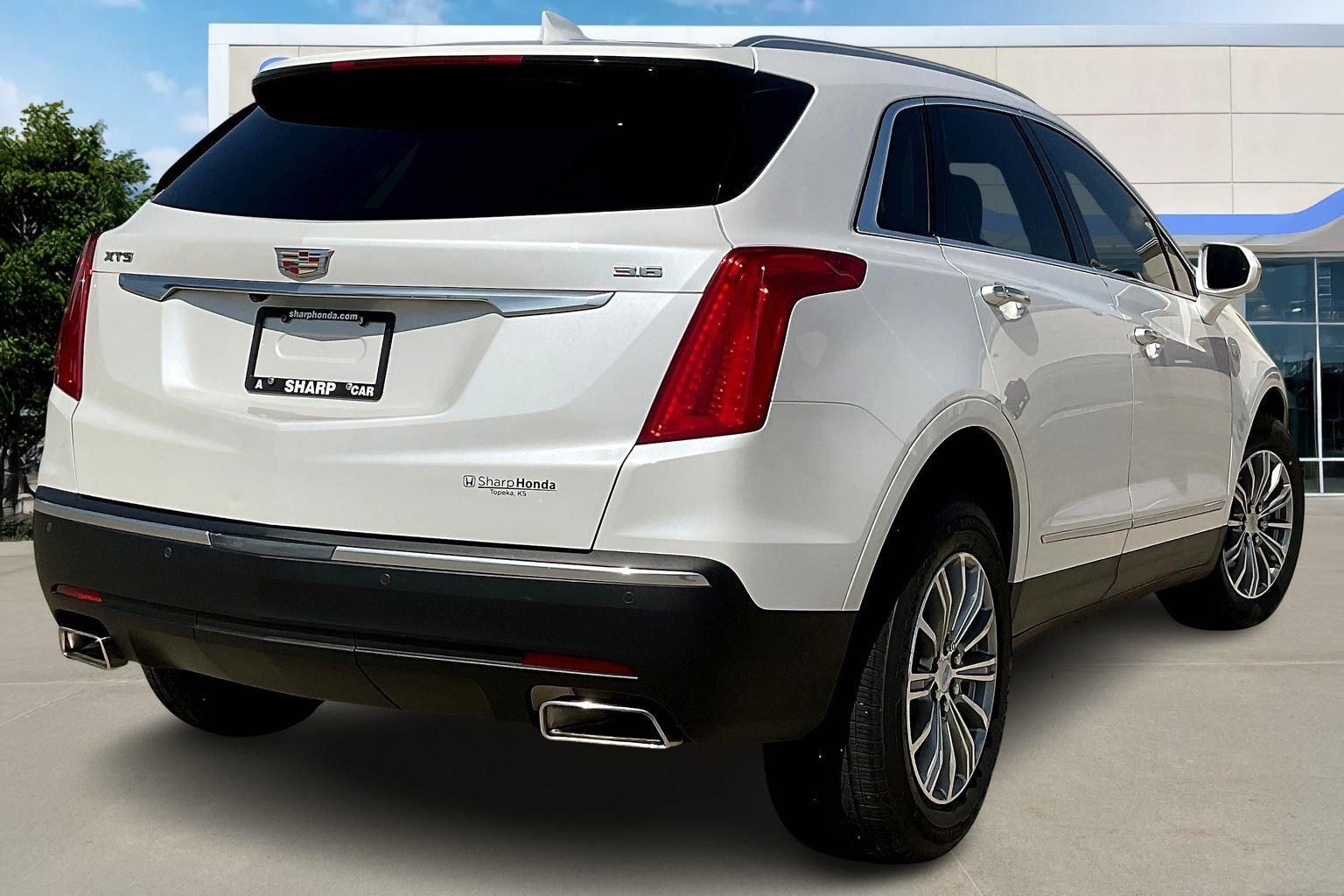 Used 2018 Cadillac XT5 Luxury with VIN 1GYKNCRS4JZ132220 for sale in Kansas City