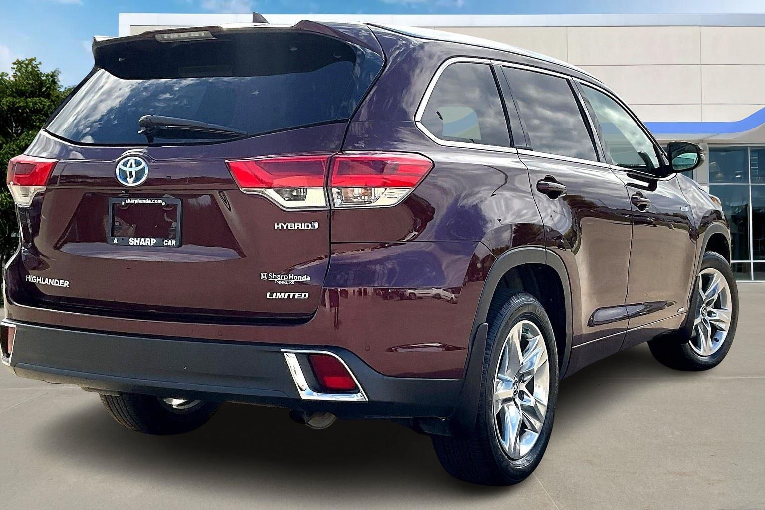 Used 2018 Toyota Highlander Limited with VIN 5TDDGRFH5JS037946 for sale in Kansas City