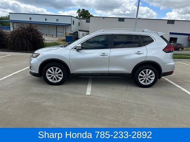 Used 2017 Nissan Rogue SV with VIN 5N1AT2MT4HC834791 for sale in Kansas City