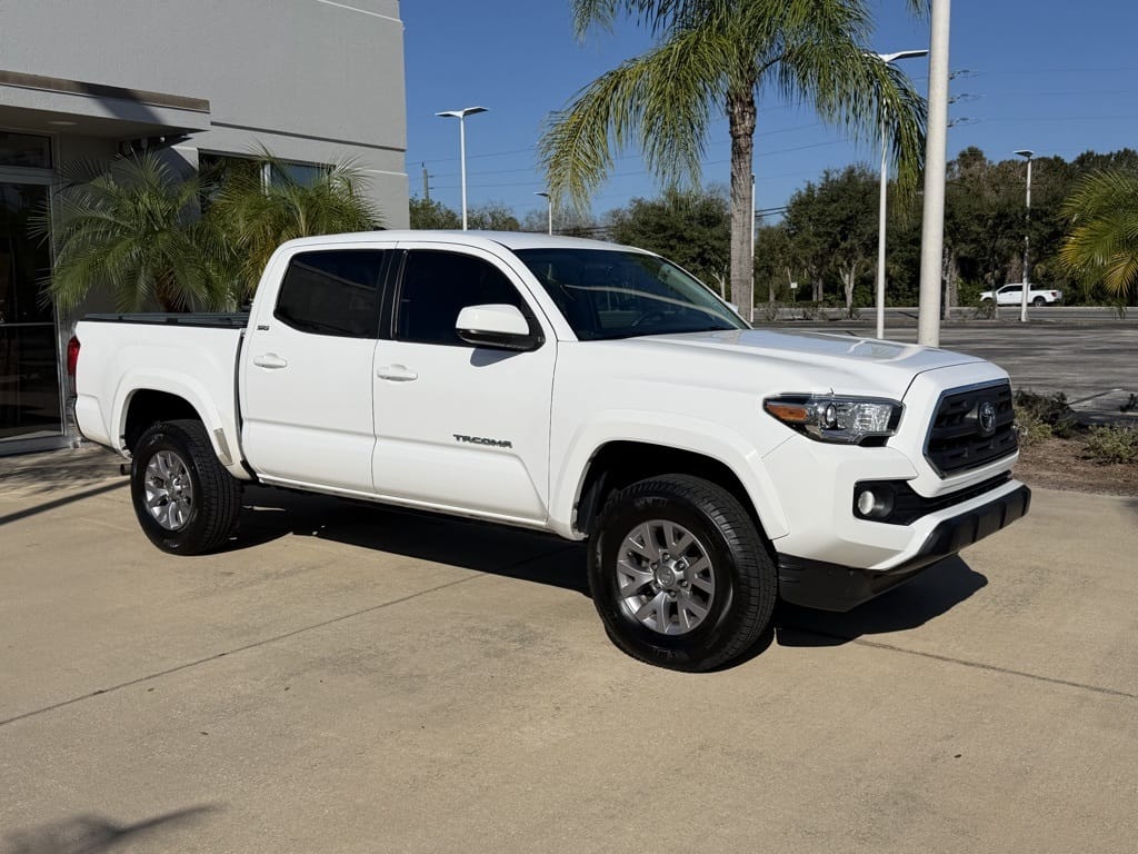 2017 Toyota Tacoma SR5's photo