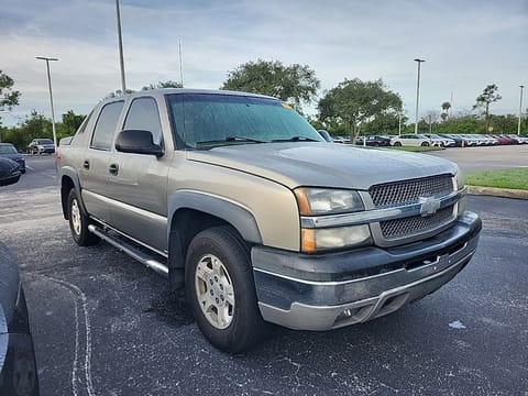 1 image of 2003 Chevrolet Avalanche 1500 Base