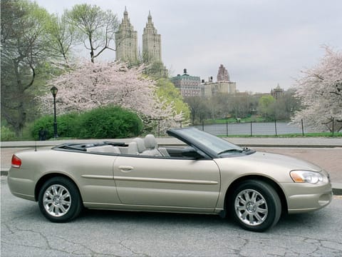 1 image of 2005 Chrysler Sebring Touring