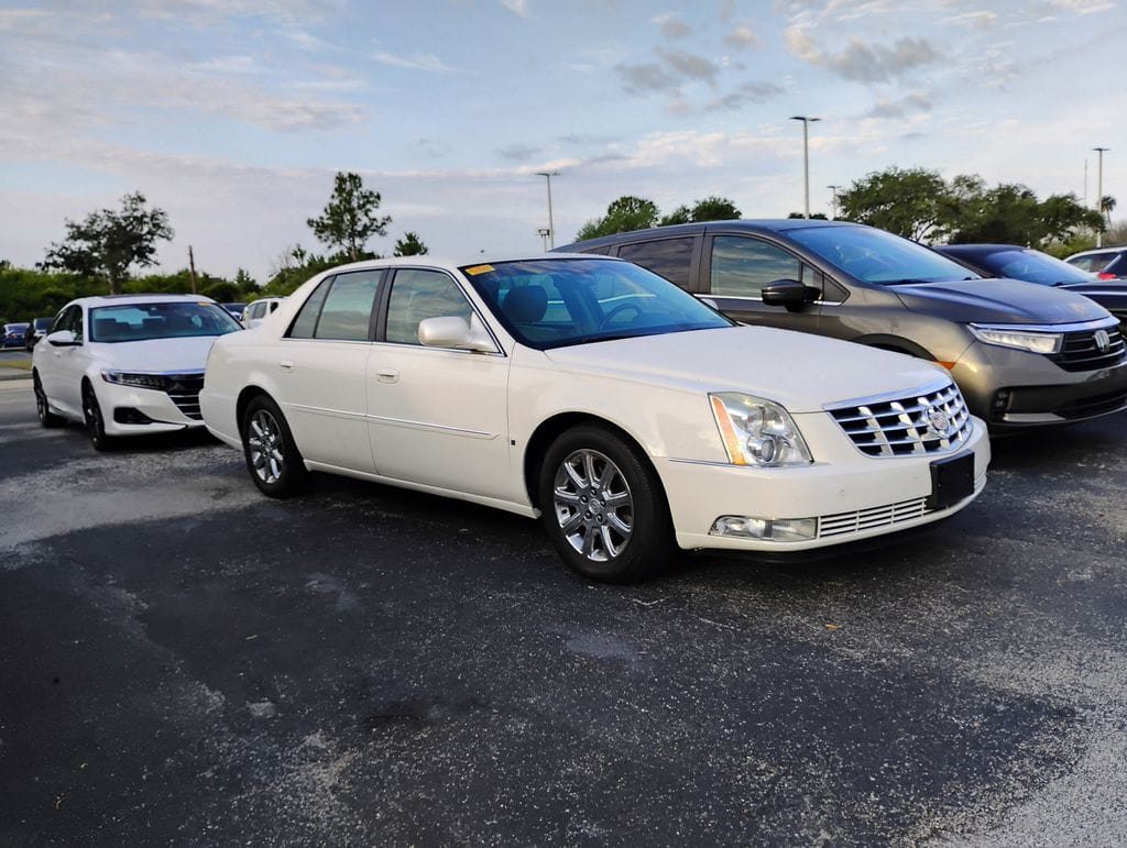 2009 Cadillac DTS's photo