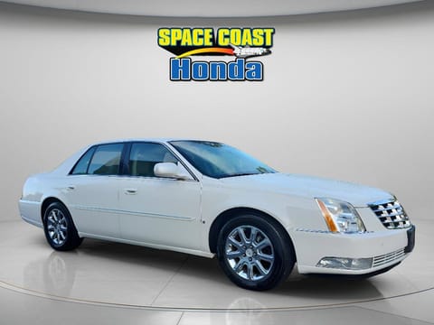 1 image of 2009 Cadillac DTS 1SD