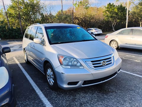 1 image of 2010 Honda Odyssey EX-L