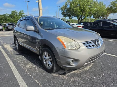 1 image of 2013 Nissan Rogue SV