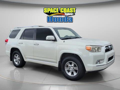 1 image of 2013 Toyota 4Runner SR5
