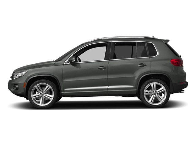 3 thumbnail image of  2014 Volkswagen Tiguan S