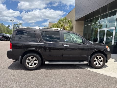 1 image of 2015 Nissan Armada SV