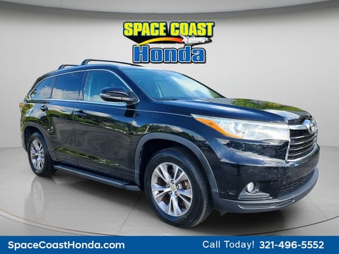 1 image of 2015 Toyota Highlander XLE V6
