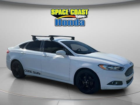 1 image of 2016 Ford Fusion SE