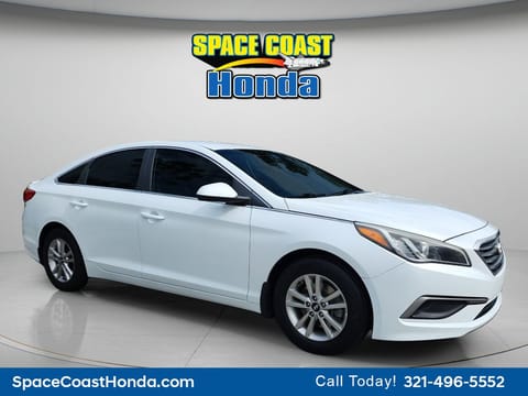 1 image of 2016 Hyundai Sonata SE