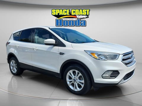1 image of 2017 Ford Escape SE