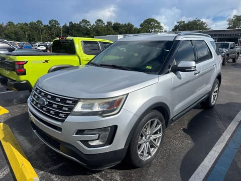 1 image of 2017 Ford Explorer Limited