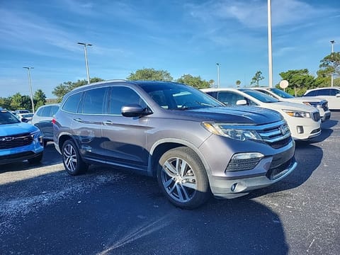 1 image of 2017 Honda Pilot Elite