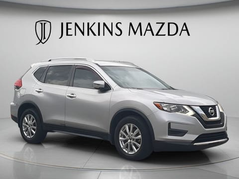 1 image of 2017 Nissan Rogue SV