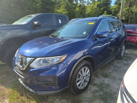 1 image of 2017 Nissan Rogue SV