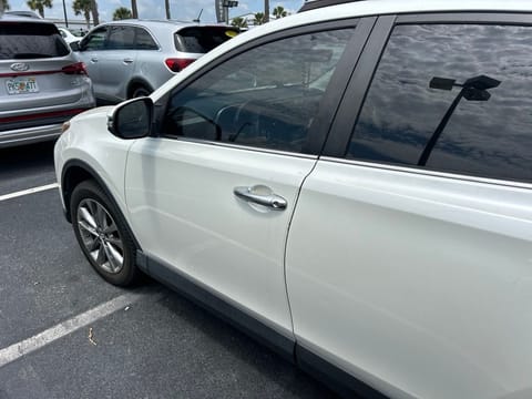 1 image of 2017 Toyota RAV4 Limited