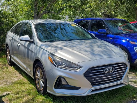 1 image of 2018 Hyundai Sonata SE