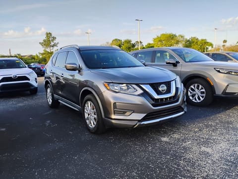 1 image of 2018 Nissan Rogue SV