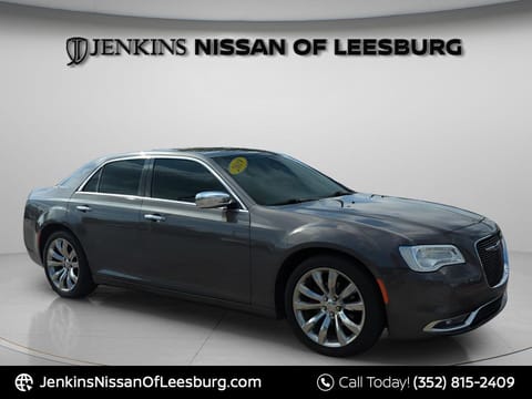 1 image of 2019 Chrysler 300 Limited