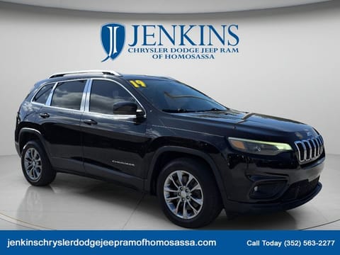 1 image of 2019 Jeep Cherokee Latitude Plus