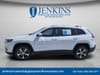 4 thumbnail image of  2019 Jeep Cherokee Limited