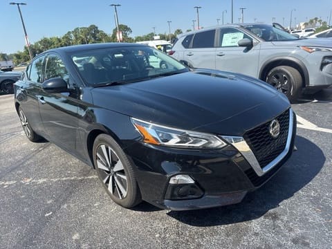 1 image of 2019 Nissan Altima 2.5 SL
