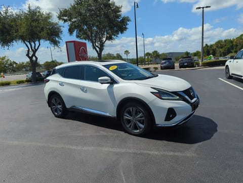 1 image of 2019 Nissan Murano Platinum
