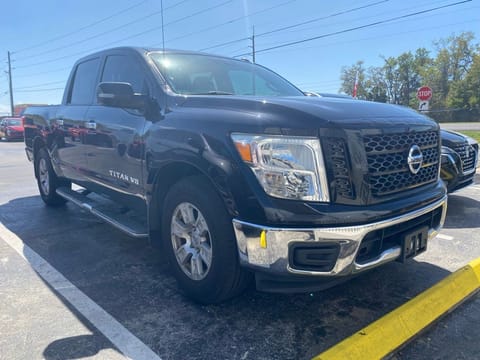 1 image of 2019 Nissan Titan SV