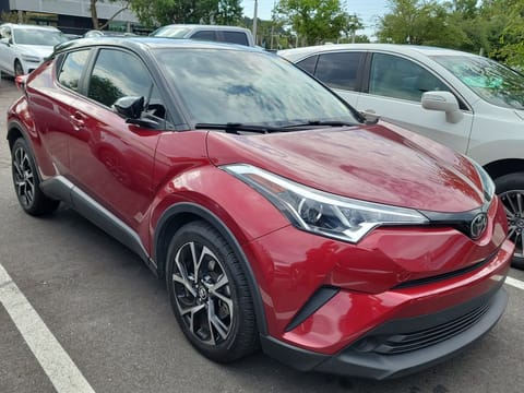 1 image of 2019 Toyota C-HR XLE