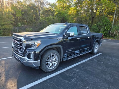 1 image of 2020 GMC Sierra 1500 SLT
