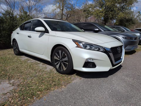 1 image of 2020 Nissan Altima 2.5 SV