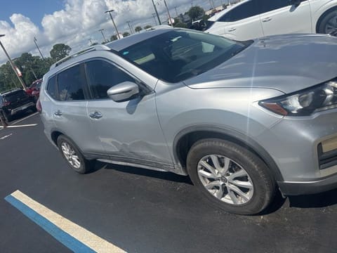 1 image of 2020 Nissan Rogue SV