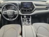 15 thumbnail image of  2020 Toyota Highlander LE